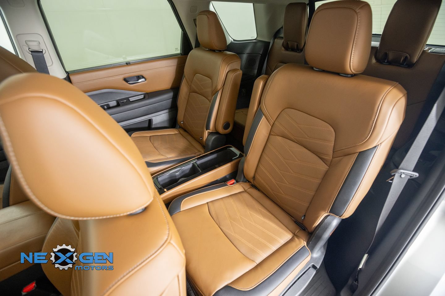 Used 2022 Nissan Pathfinder Platinum AWD/4WD image 34