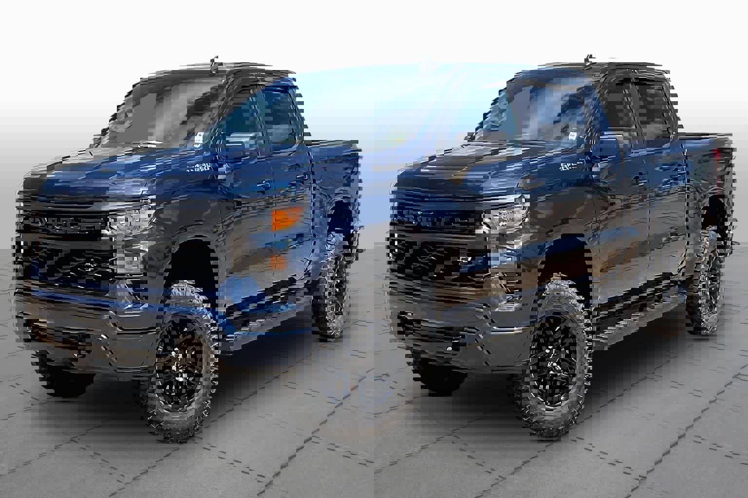 Used 2022 Chevrolet Silverado 1500 Custom image 2