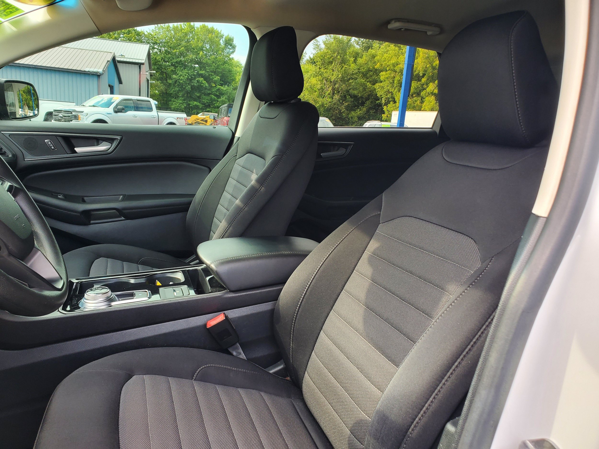 Used 2020 Ford Edge SE AWD/4WD image 12