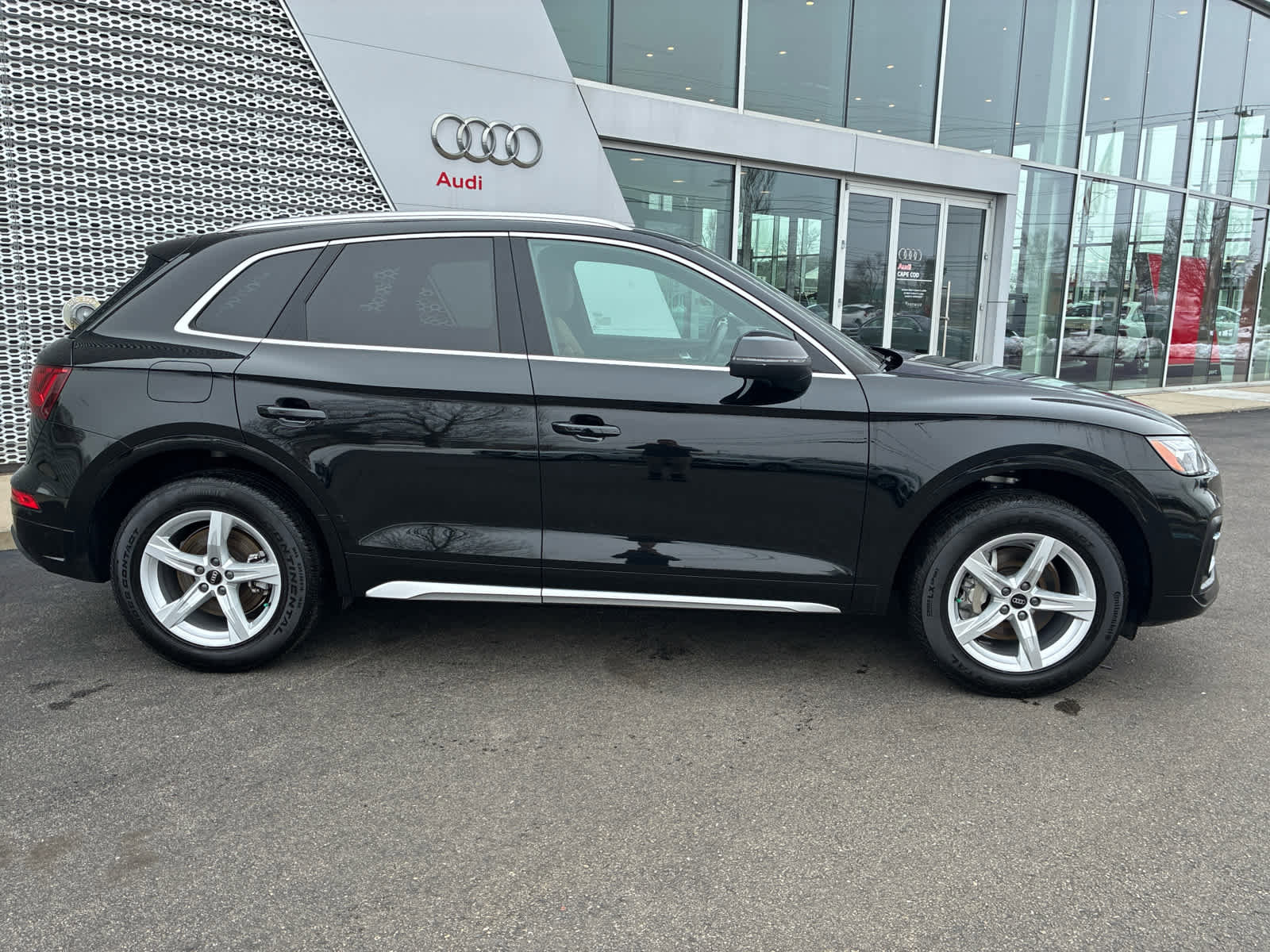 Used 2023 Audi Q5 2.0T Premium w/ Convenience Package image 9