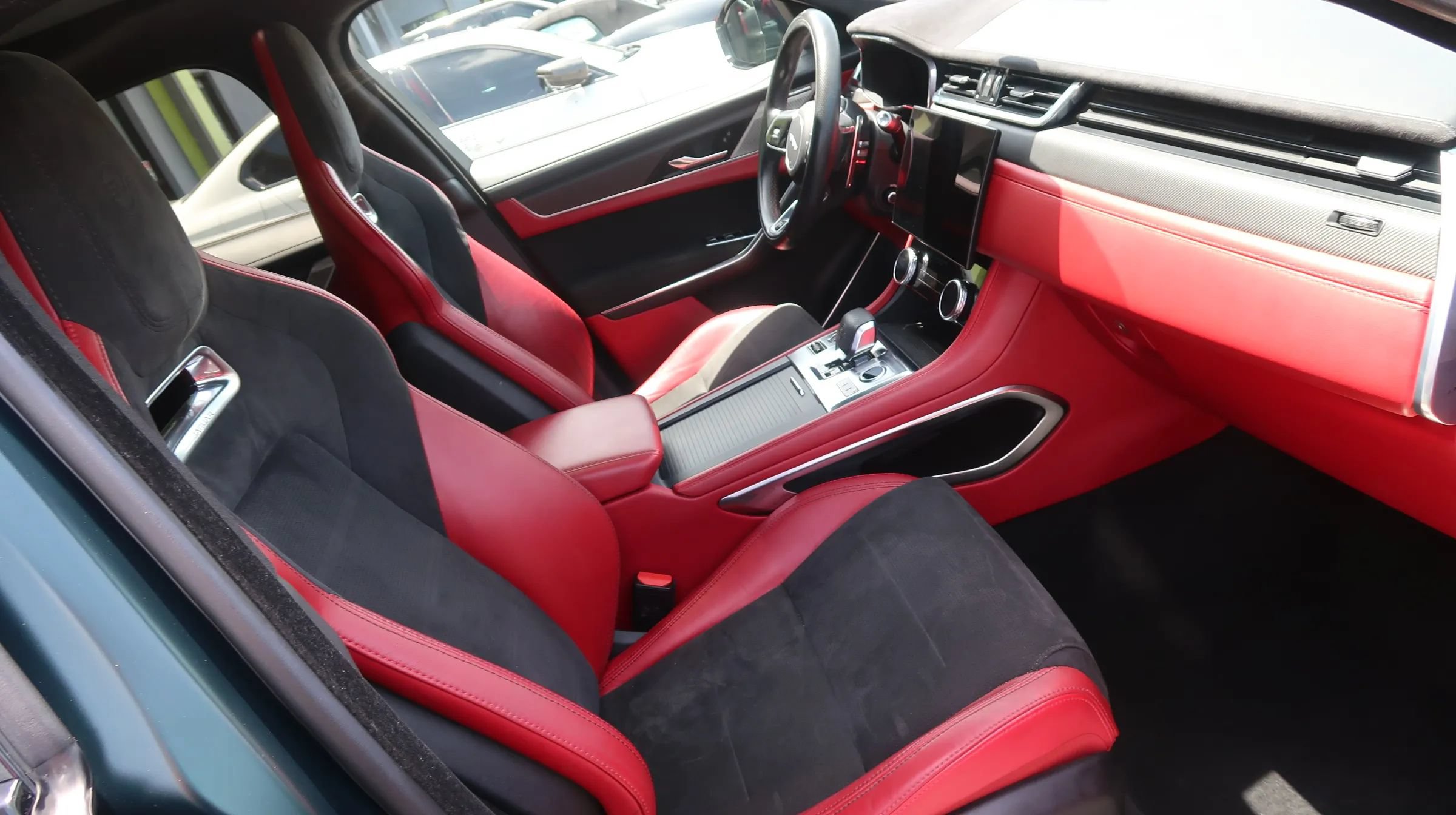 Used 2022 Jaguar F-PACE SVR AWD/4WD image 26