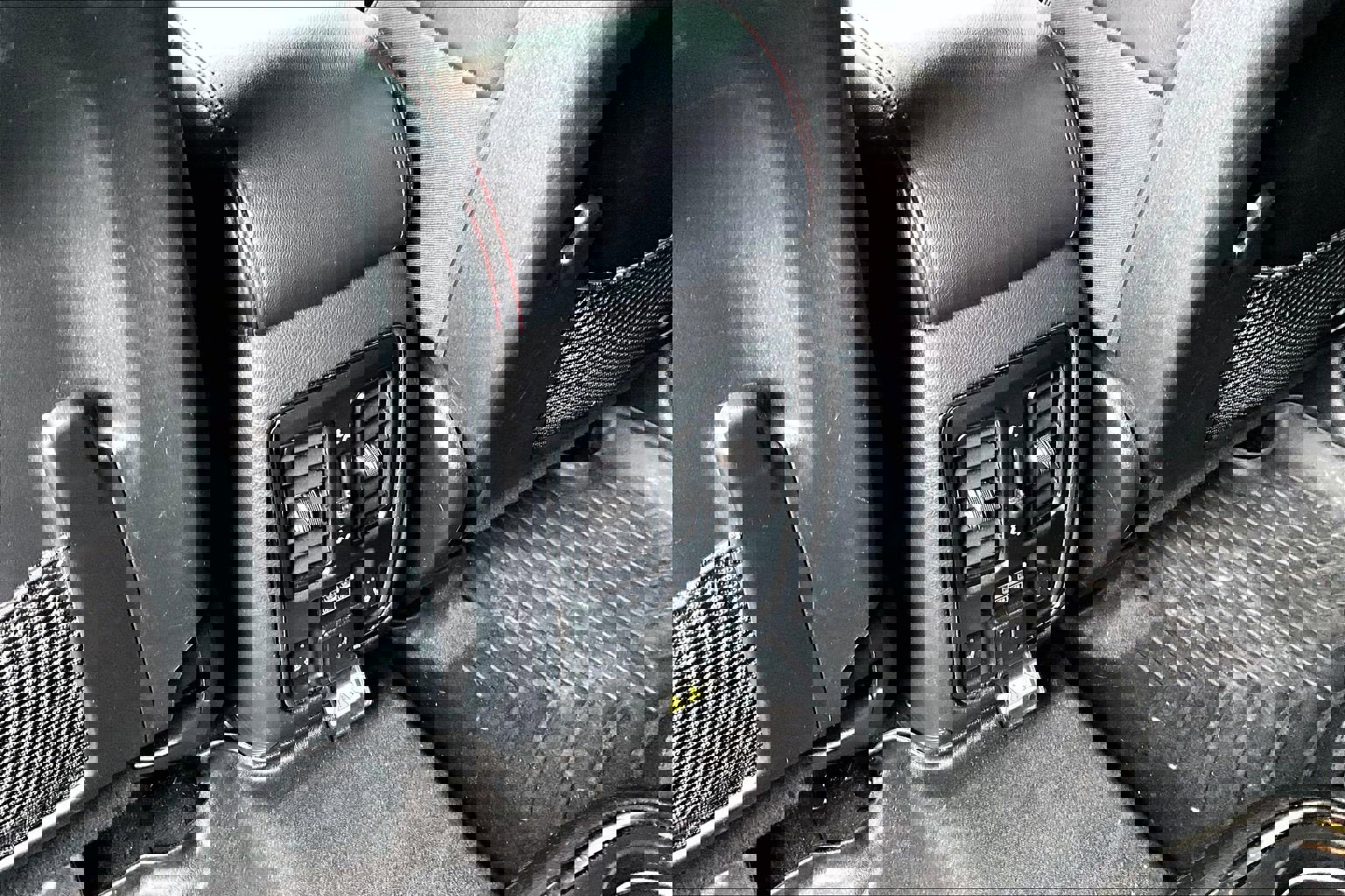 Used 2018 Dodge Durango R/T w/ Technology Group image 34