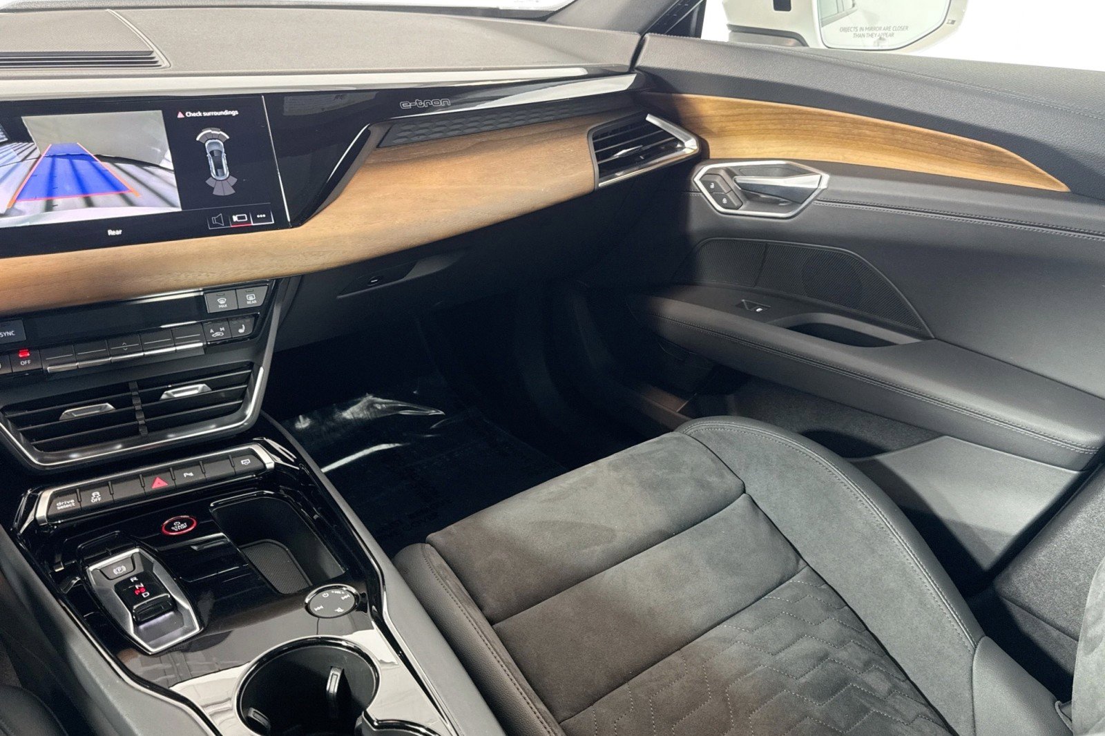 Used 2022 Audi e-tron GT Premium Plus image 21