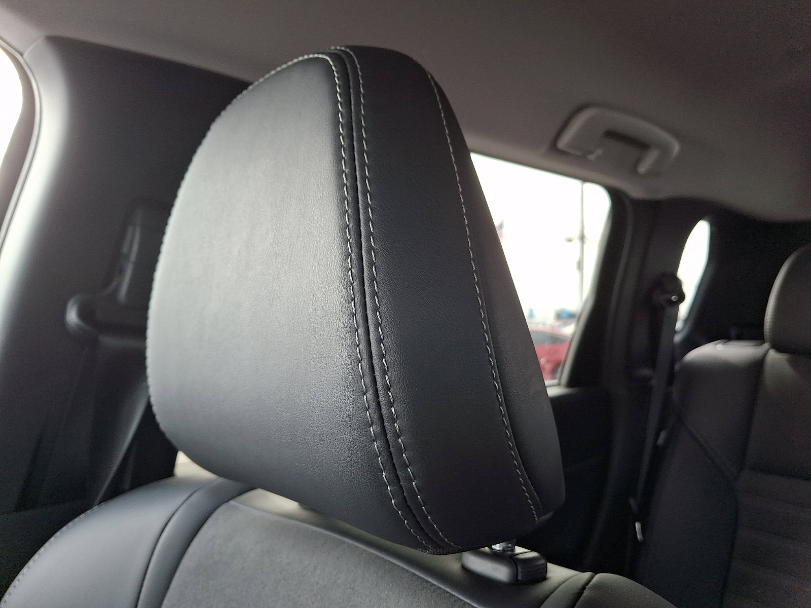 Used 2024 Mitsubishi Outlander SE image 13