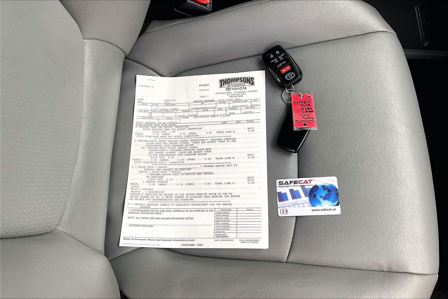 Used 2023 Toyota Sienna XLE FWD image 11