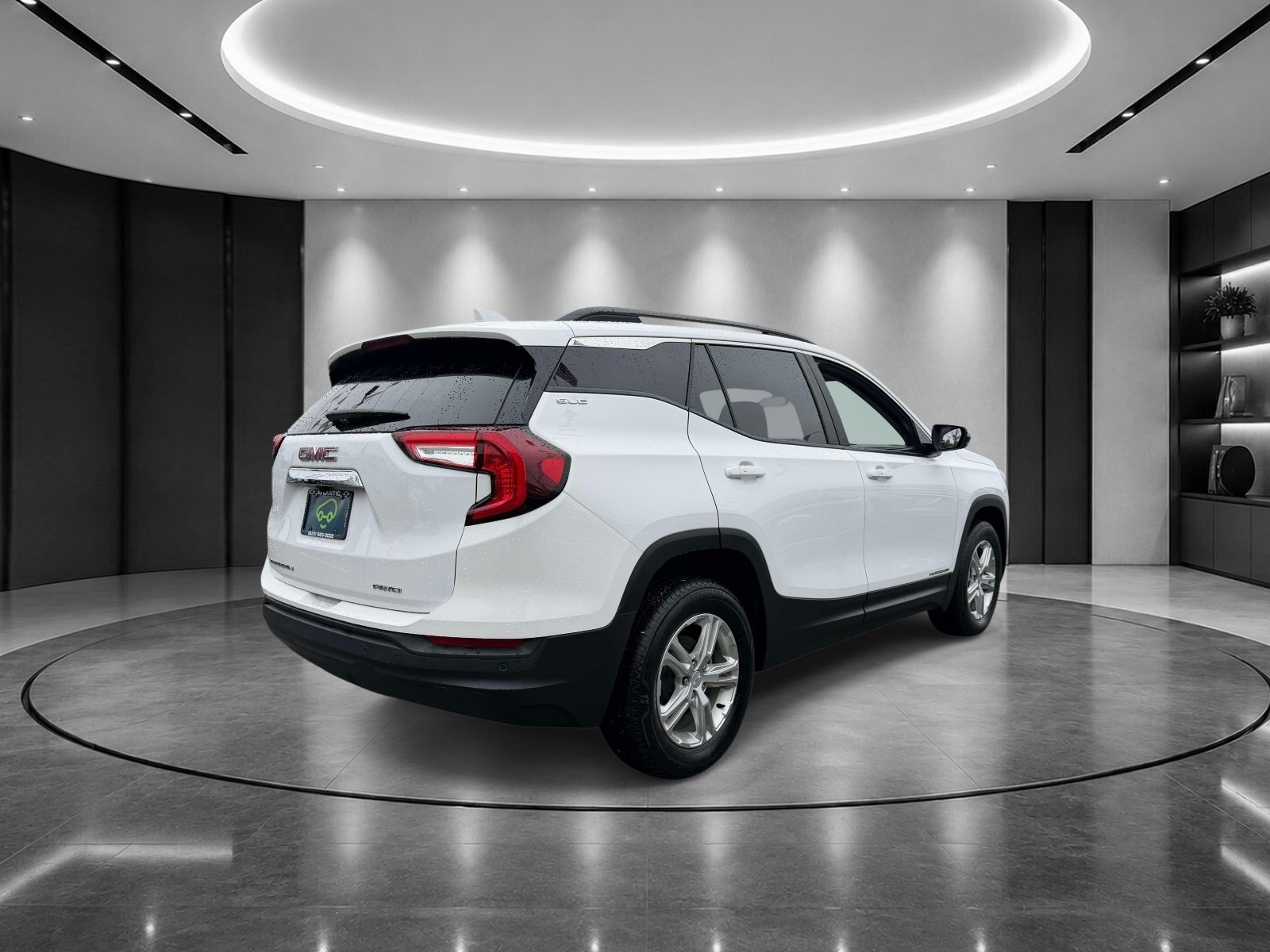 Used 2023 GMC Terrain SLE w/ Driver Convenience Package AWD/4WD image 5