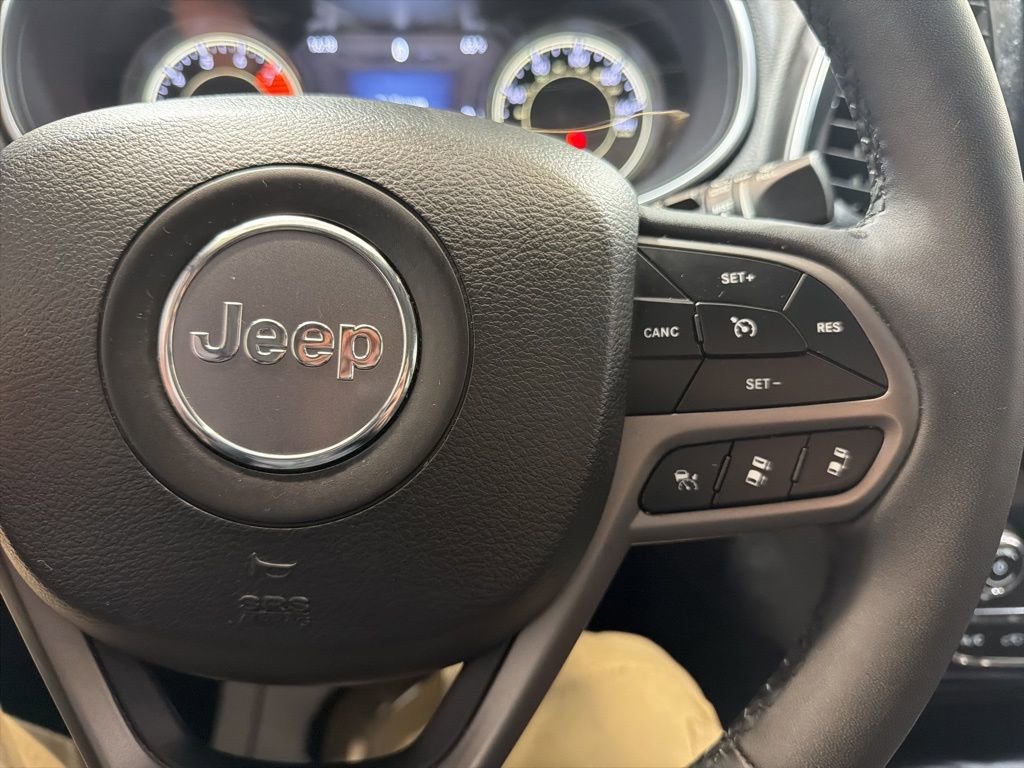 Used 2022 Jeep Cherokee Limited image 25