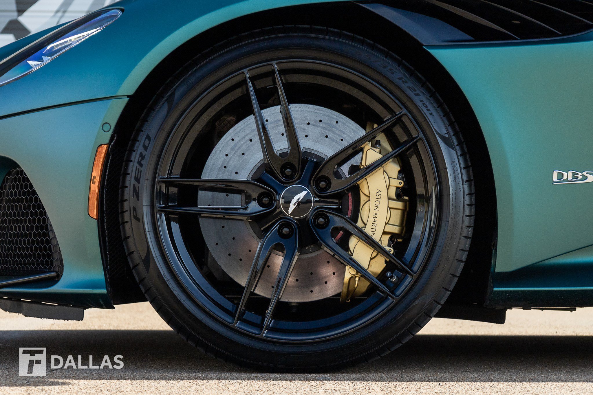 Used 2023 Aston Martin DBS Superleggera Volante RWD image 8