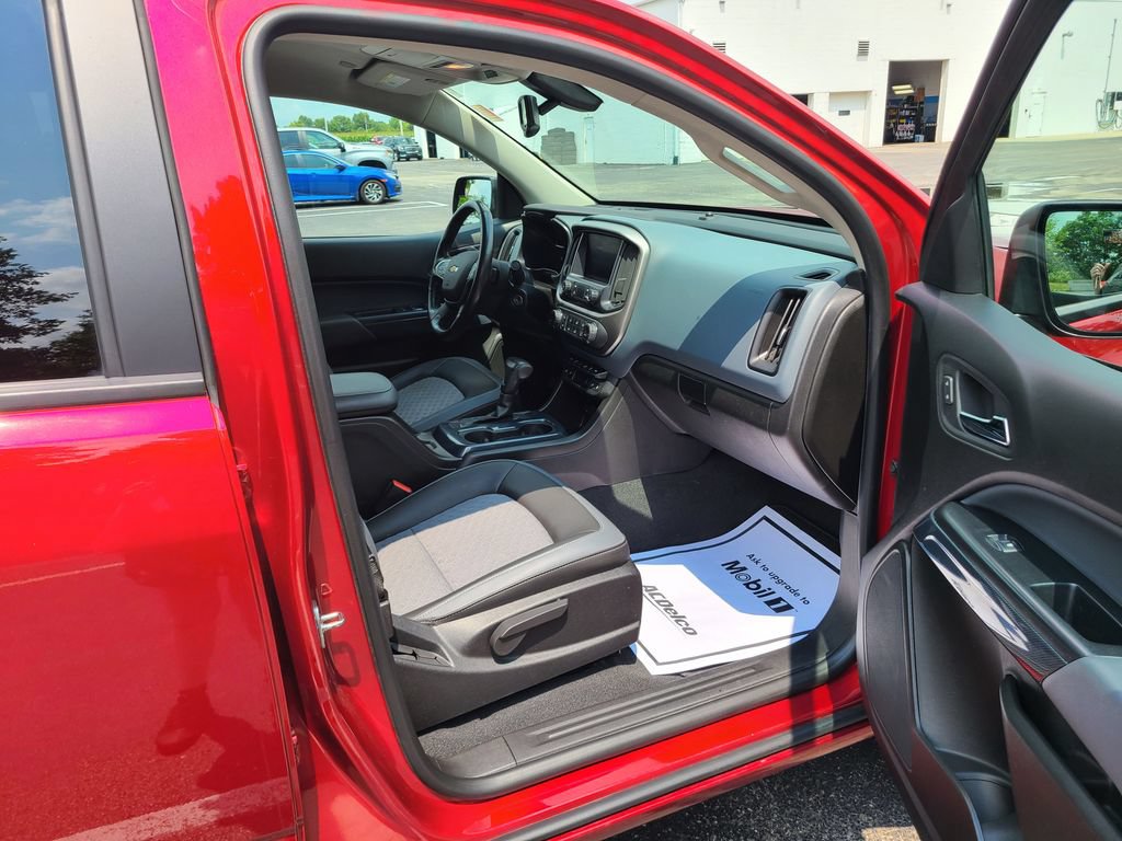 Used 2021 Chevrolet Colorado Z71 AWD/4WD image 11