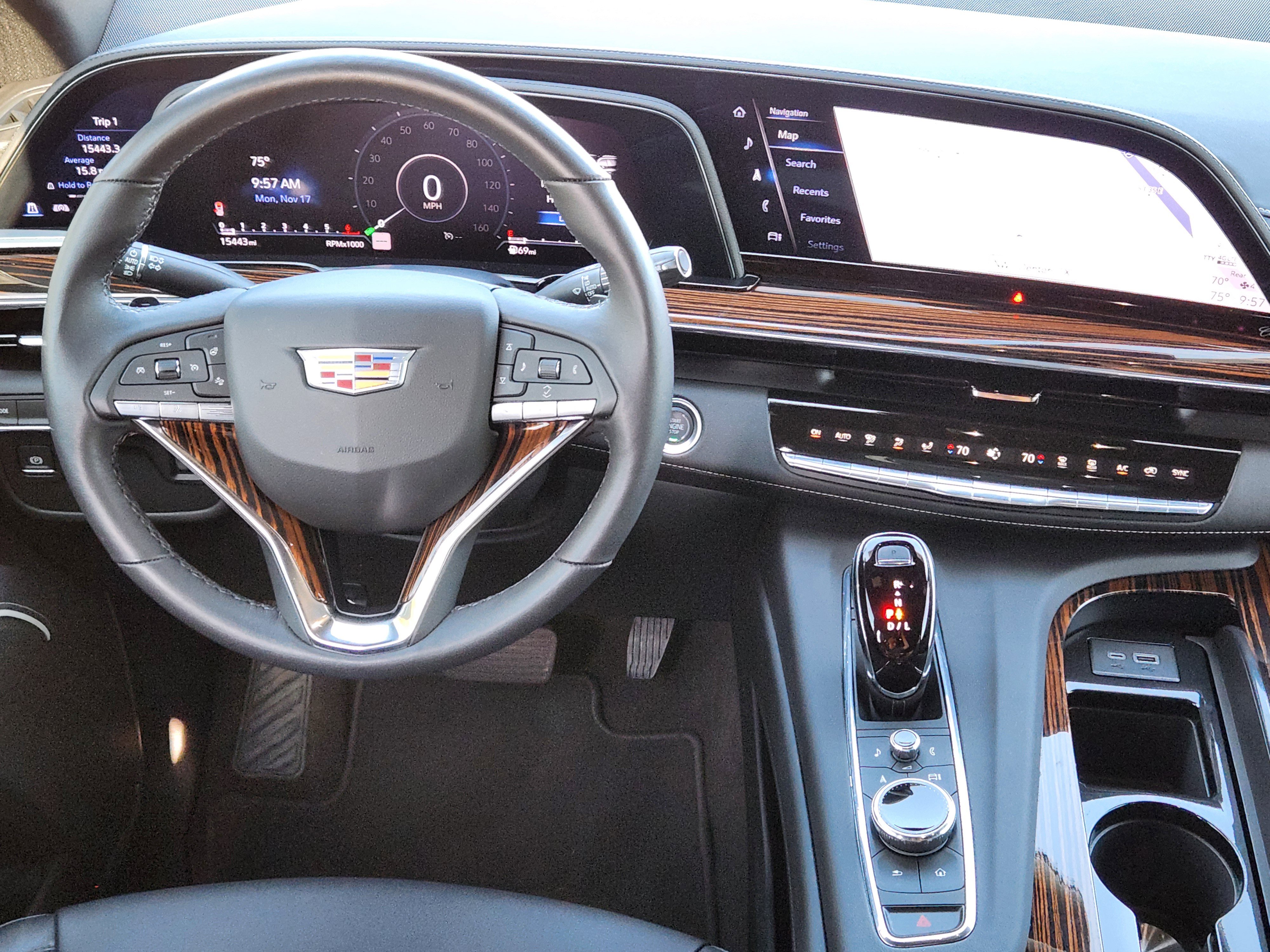 Certified 2024 Cadillac Escalade Luxury image 27