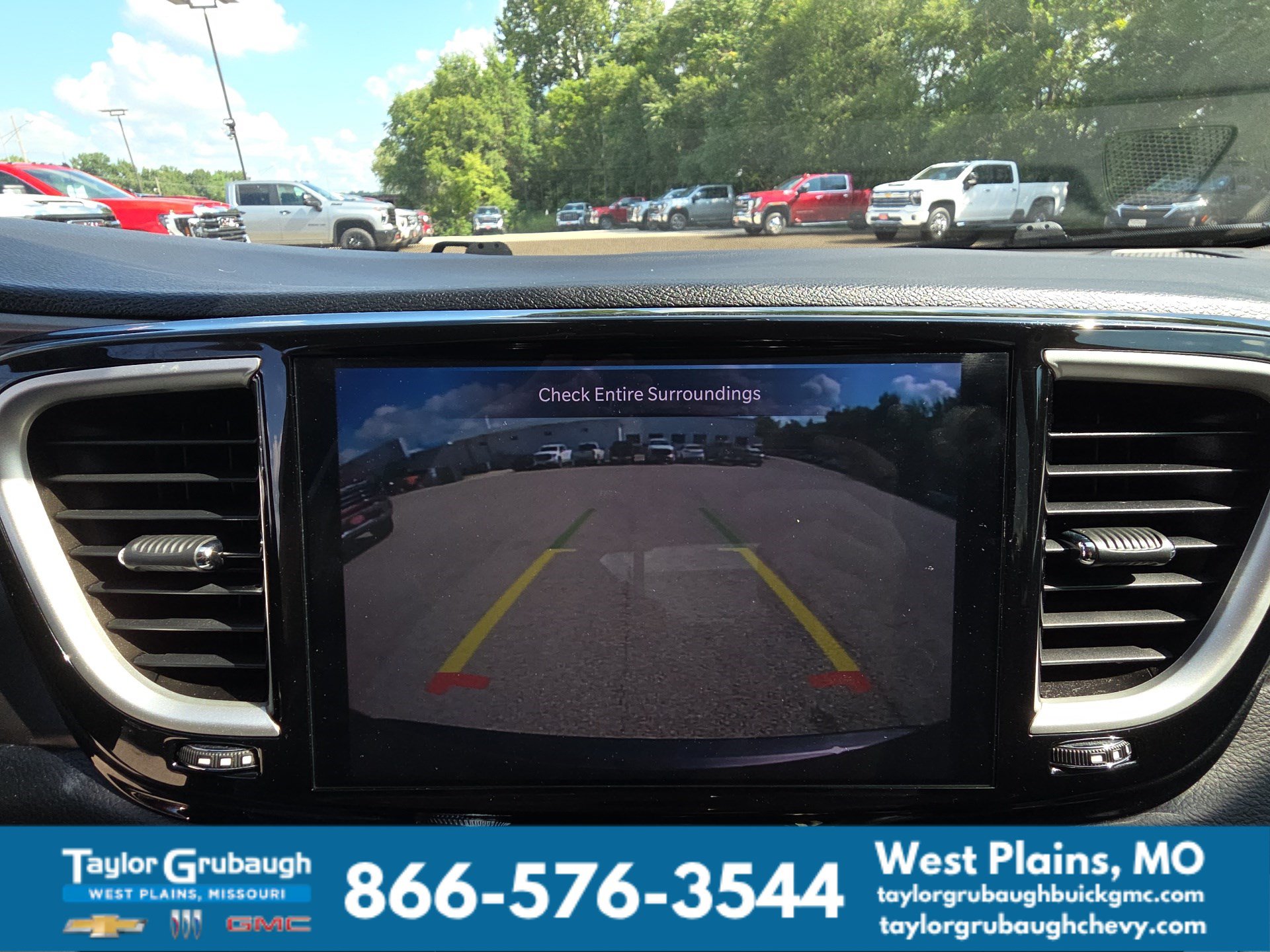 Used 2023 Chrysler Pacifica Touring-L FWD image 22