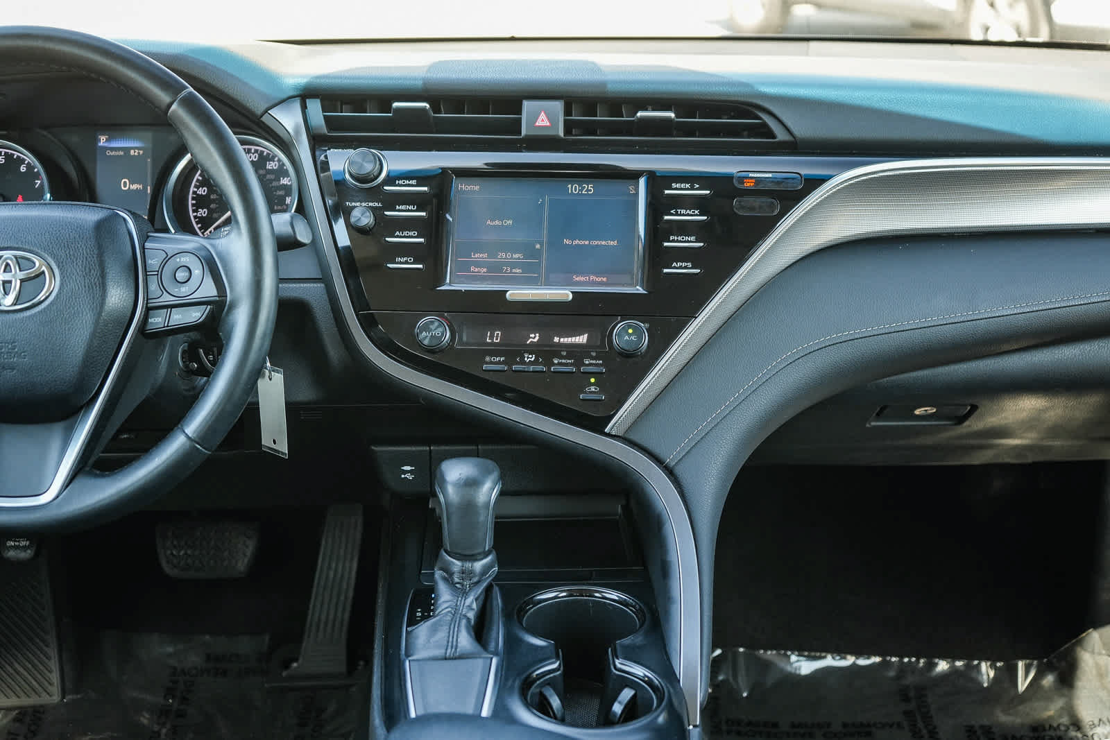 Used 2018 Toyota Camry SE FWD image 14