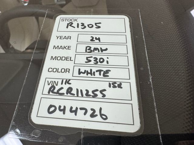 Used 2024 BMW 530i w/ Convenience Package image 29