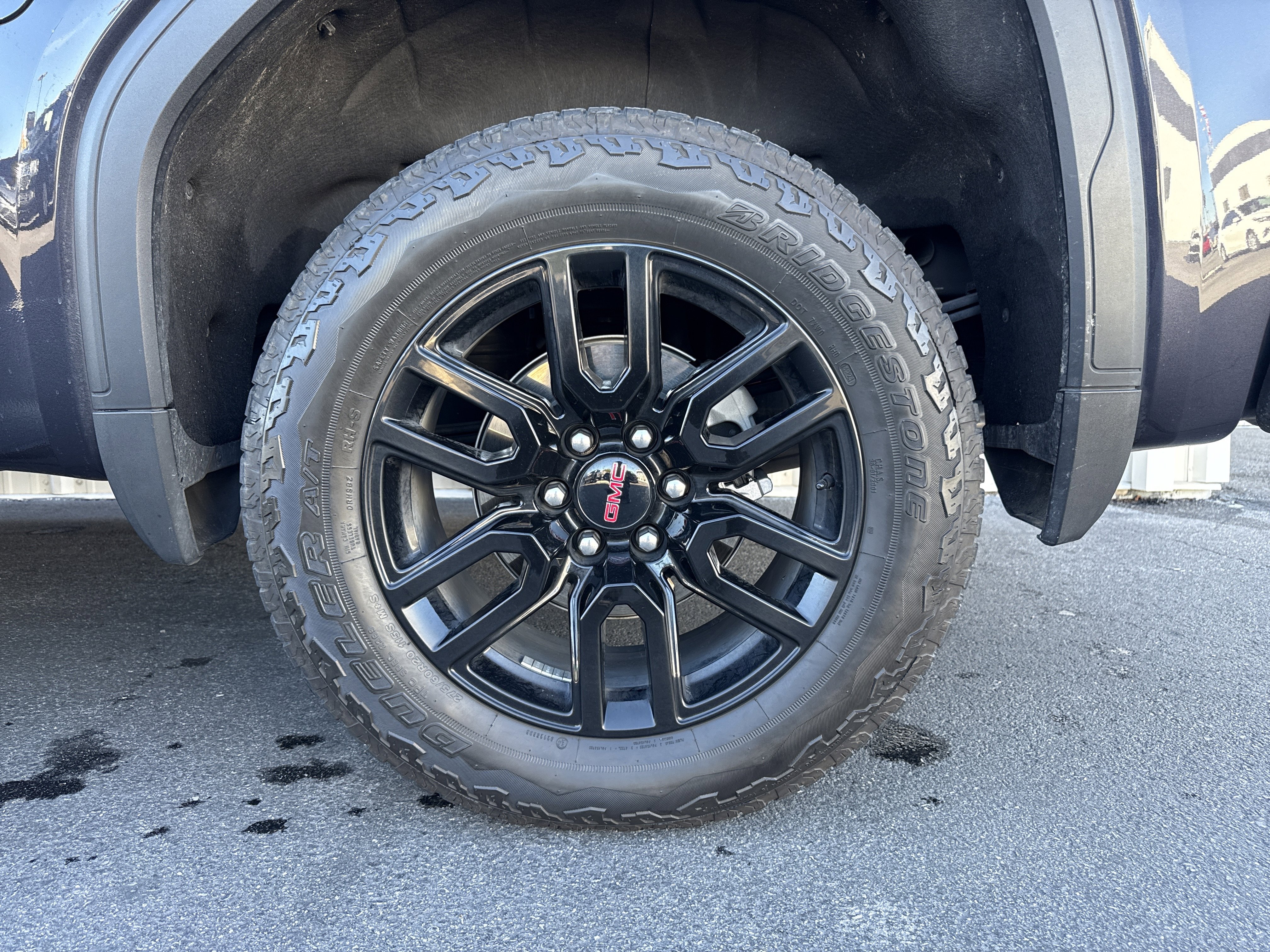 Used 2025 GMC Sierra 1500 Elevation image 3