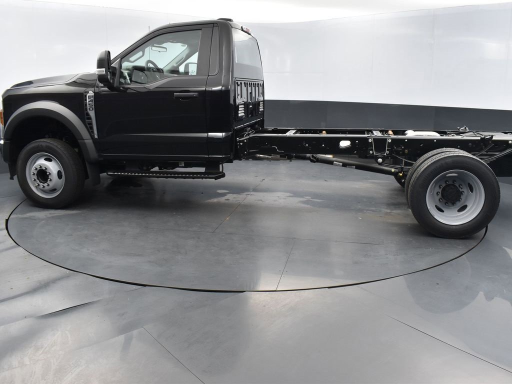 New 2026 Ford F450 XL w/ XL Chrome Package image 2
