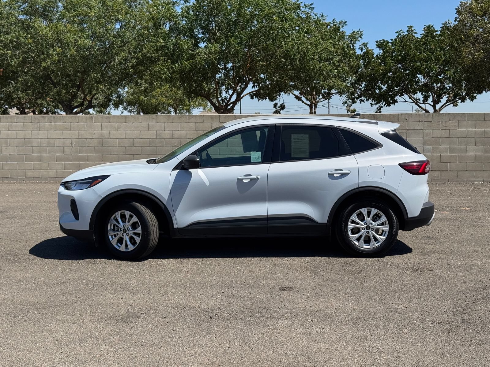 Used 2025 Ford Escape Active FWD image 9