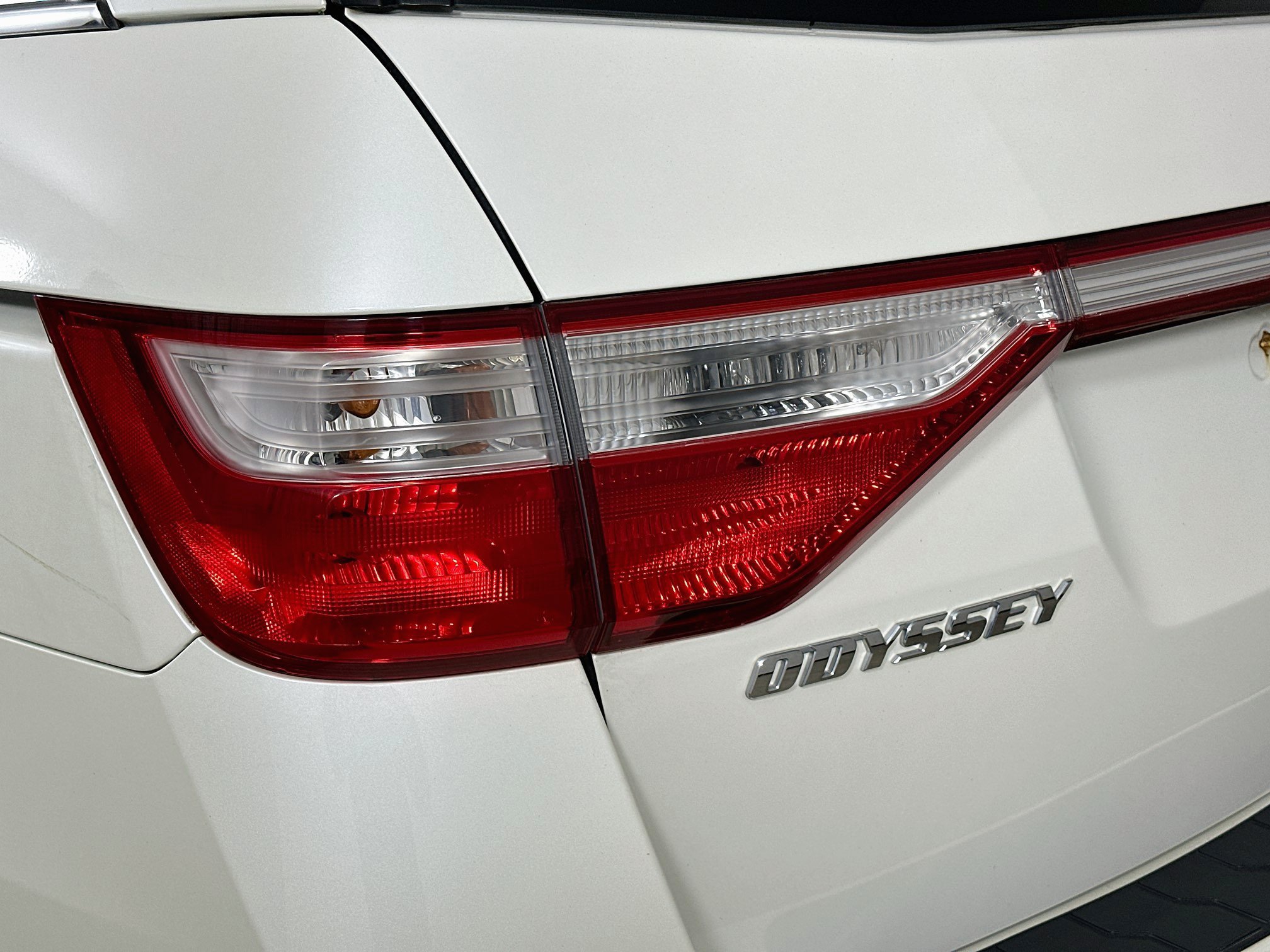 Used 2013 Honda Odyssey Touring Elite image 42