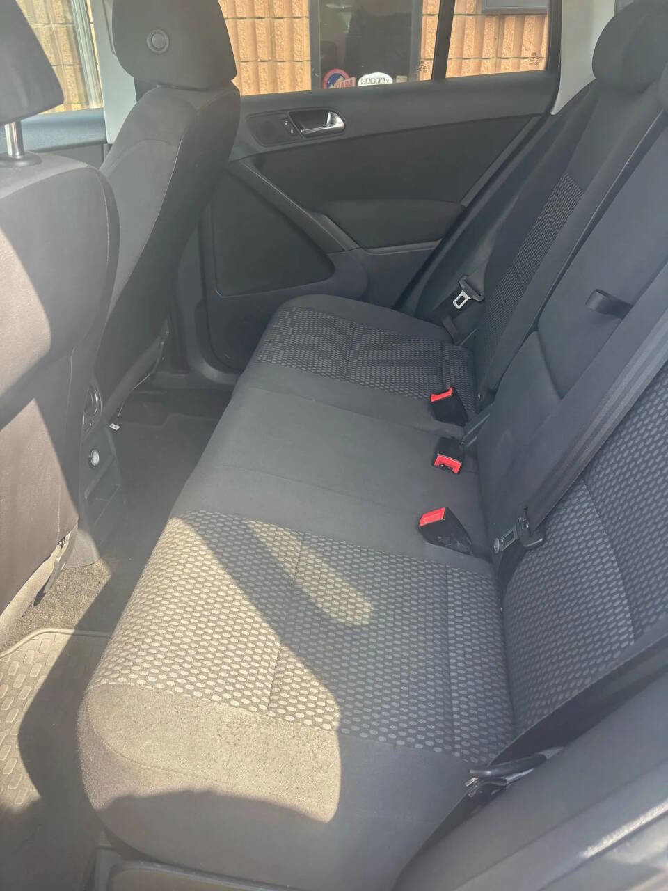 Used 2011 Volkswagen Tiguan S image 2