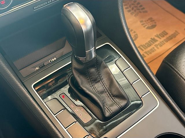 Used 2017 Volkswagen Passat 1.8T R-Line w/ R-Line Lighting Package FWD image 17