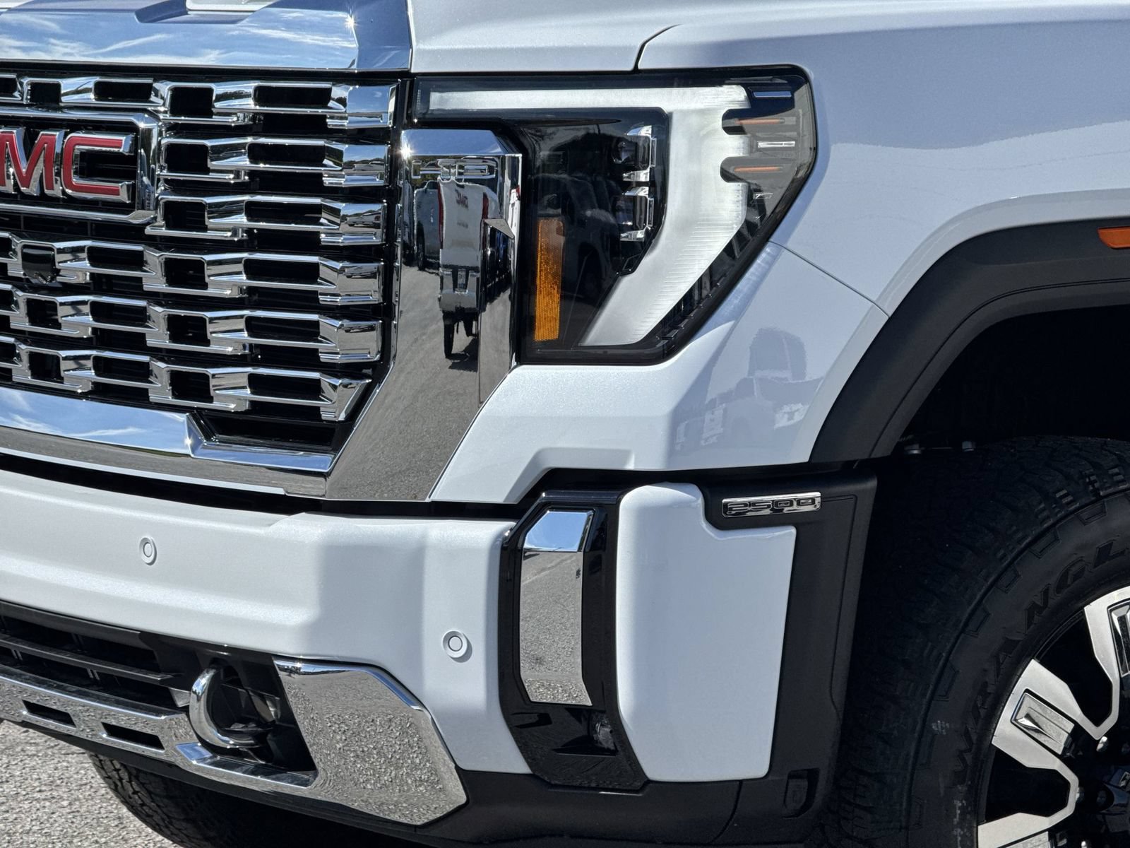 Used 2026 GMC Sierra 2500 Denali w/ Technology Package AWD/4WD image 6