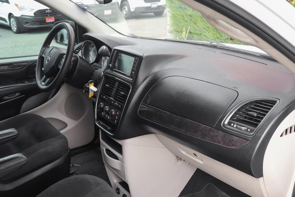 Used 2019 Dodge Grand Caravan SE FWD image 34
