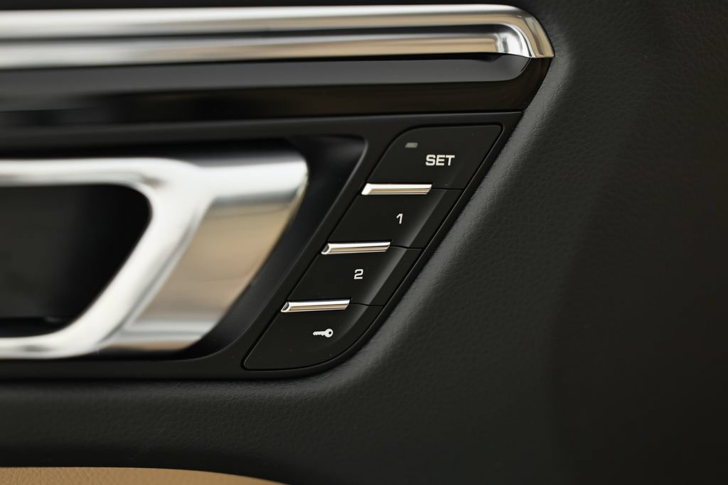 New 2026 Porsche Macan AWD/4WD image 21