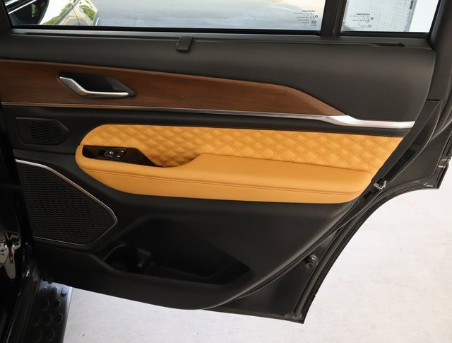 Used 2021 Jeep Grand Cherokee L Summit w/ Luxury Tech Group V image 46