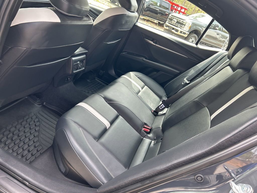 Used 2025 Toyota Camry SE w/ Convenience Package image 27