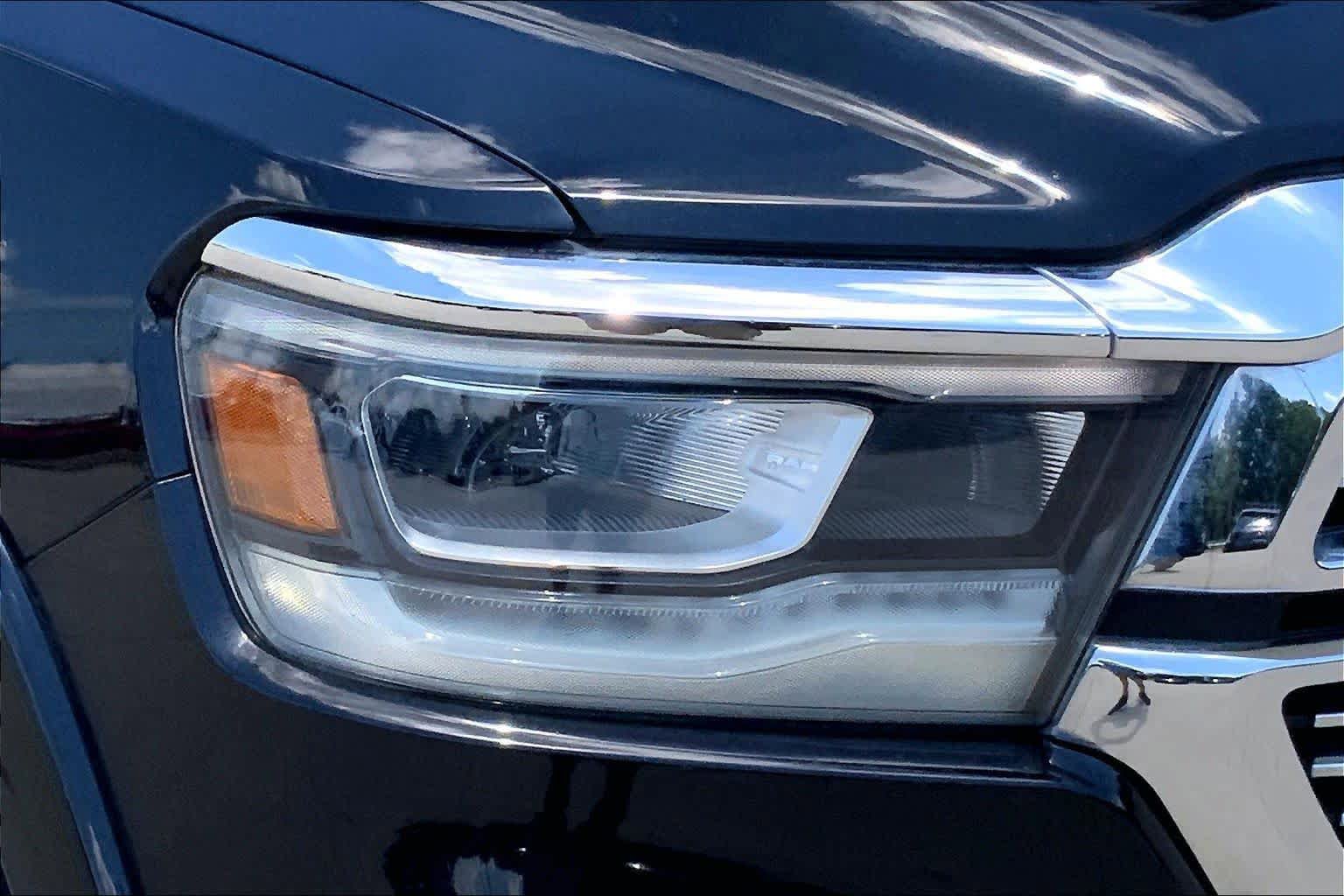 Used 2022 RAM 1500 Laramie AWD/4WD image 27