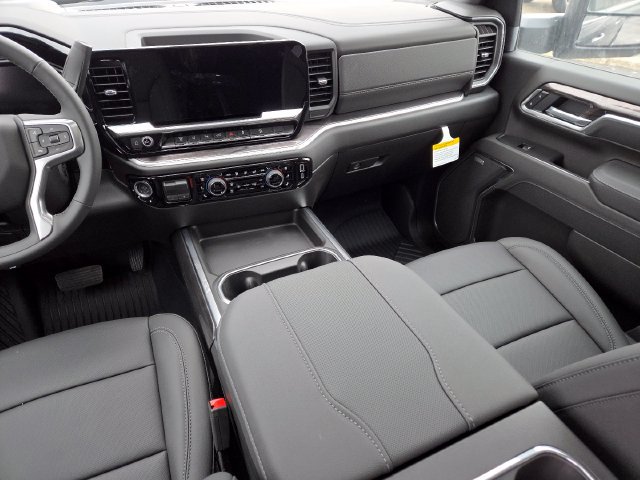 New 2026 Chevrolet Silverado 3500 LTZ w/ LTZ Premium Package AWD/4WD image 34
