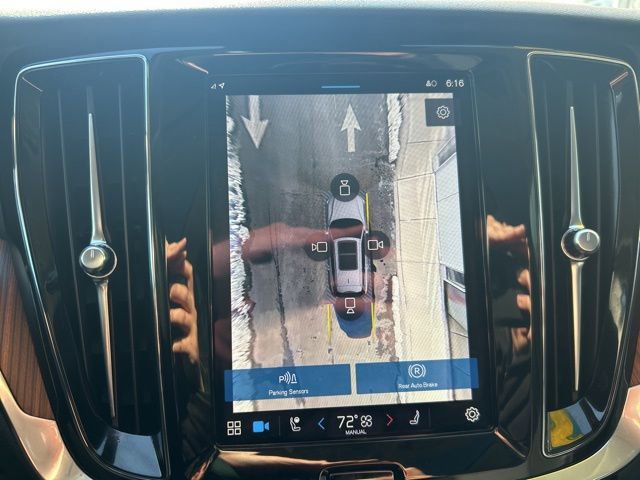 Certified 2025 Volvo V60 B5 Cross Country Plus image 22