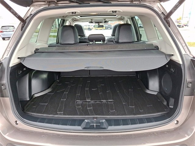 Used 2023 Subaru Forester Limited image 32