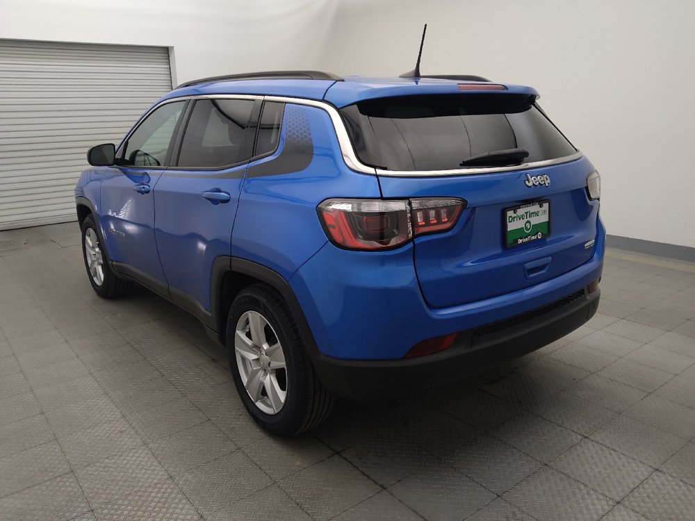 Used 2022 Jeep Compass Latitude w/ Mopar Graphics Package FWD image 5
