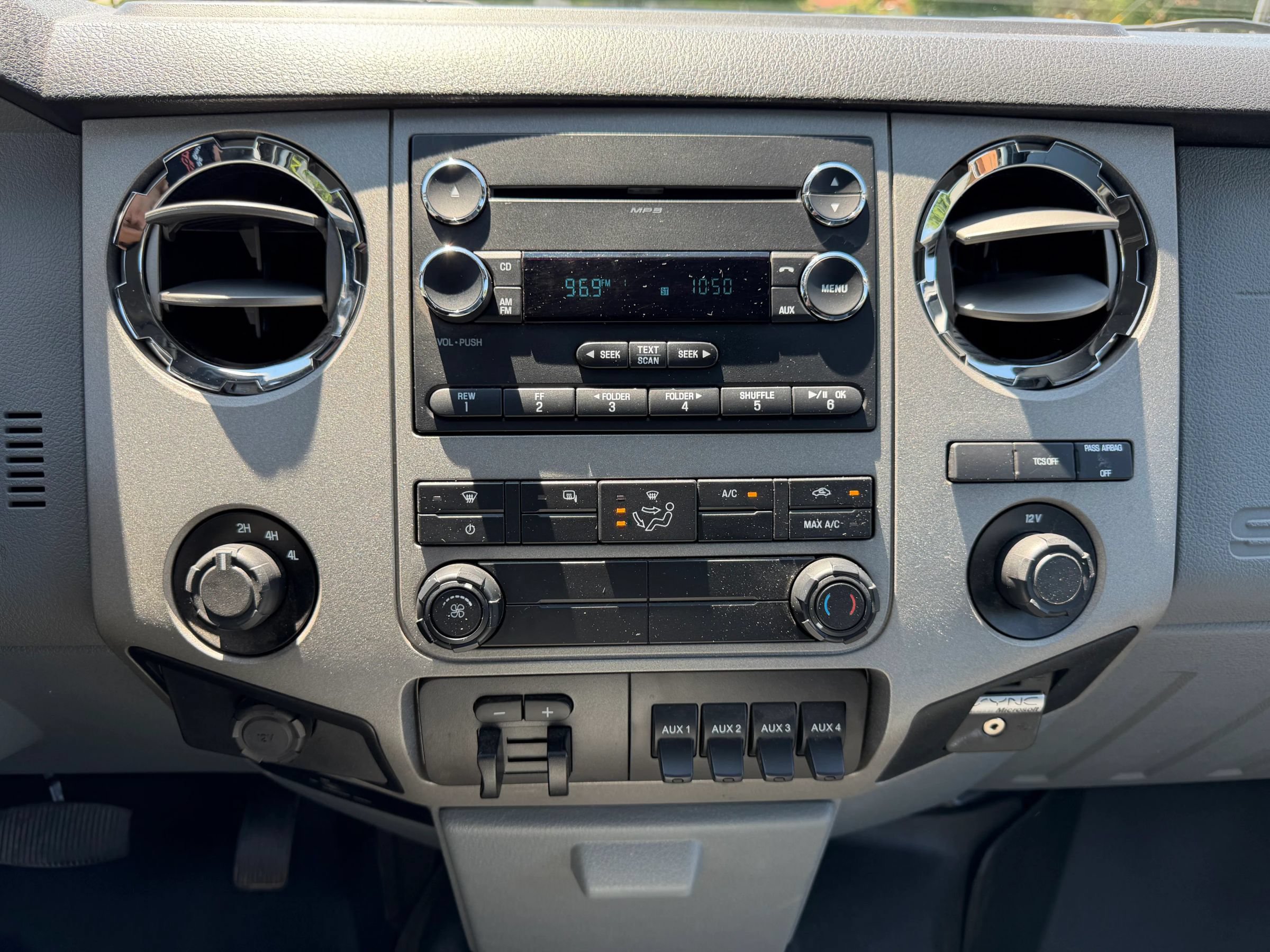 Used 2014 Ford F450 XLT w/ XLT Interior Package AWD/4WD image 23
