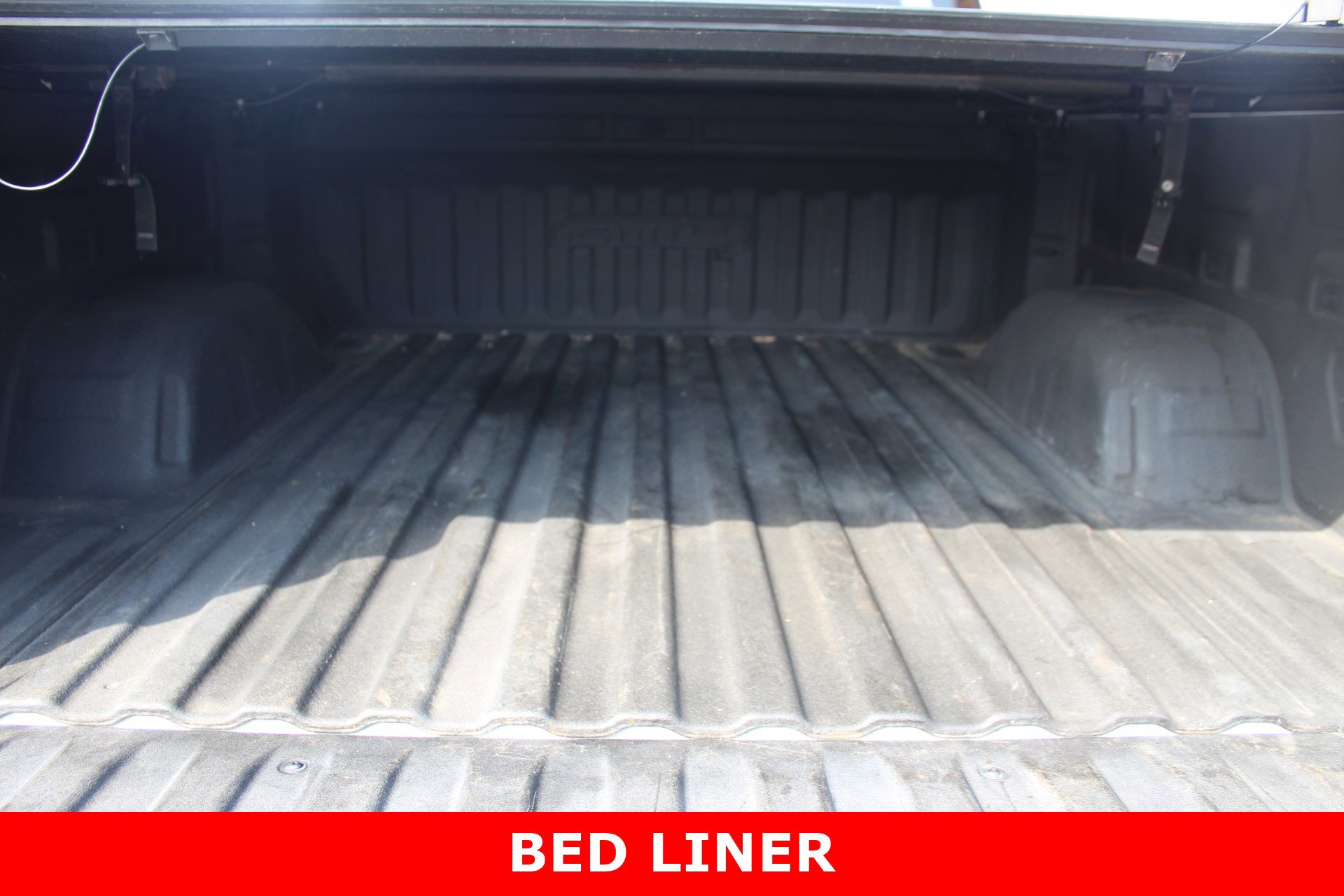 Used 2019 GMC Sierra 1500 AT4 w/ AT4 Premium Package image 9