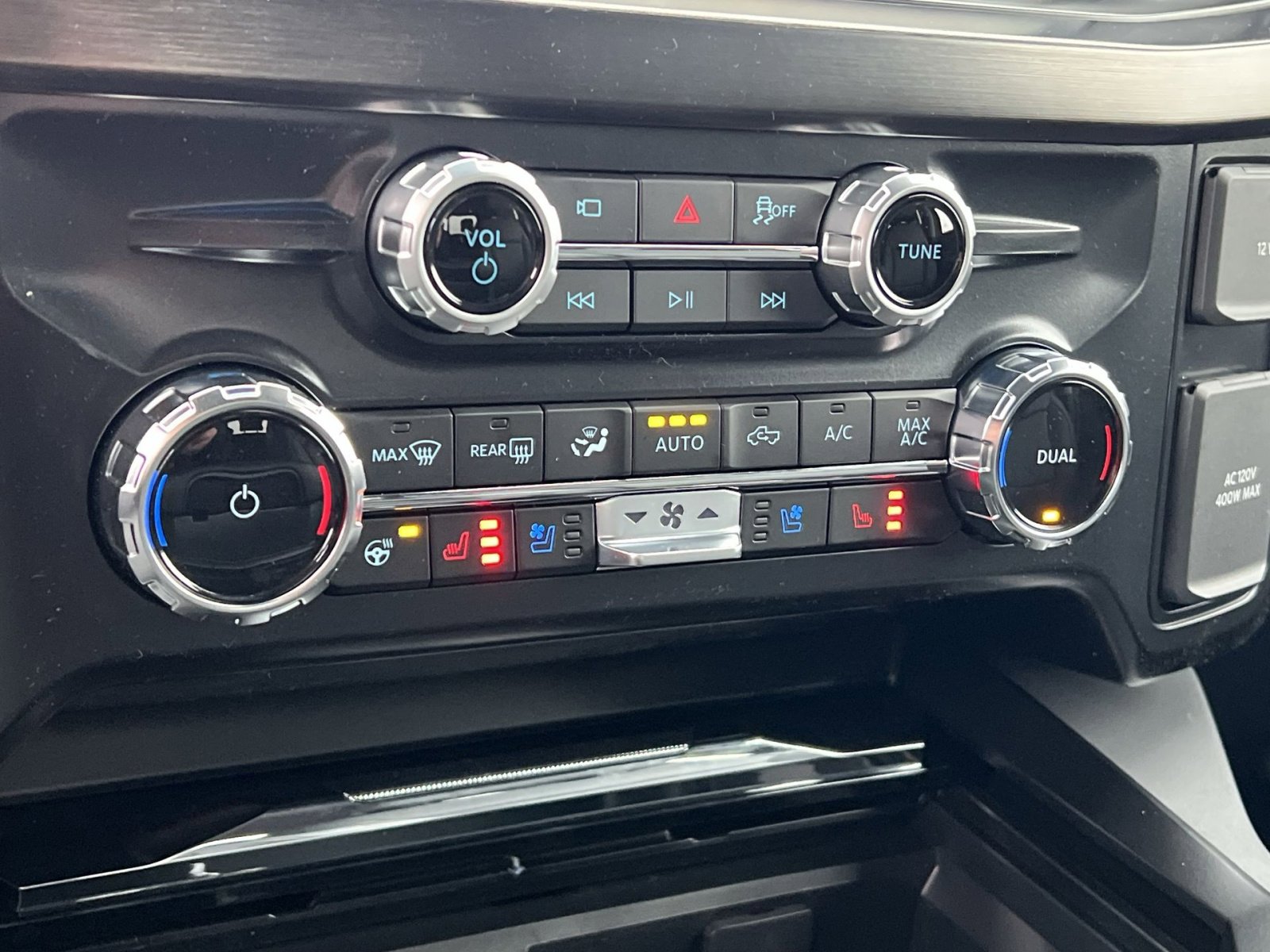 New 2026 Ford F350 Lariat w/ Lariat Premium Package image 21