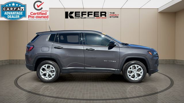 Used 2024 Jeep Compass Sport image 6