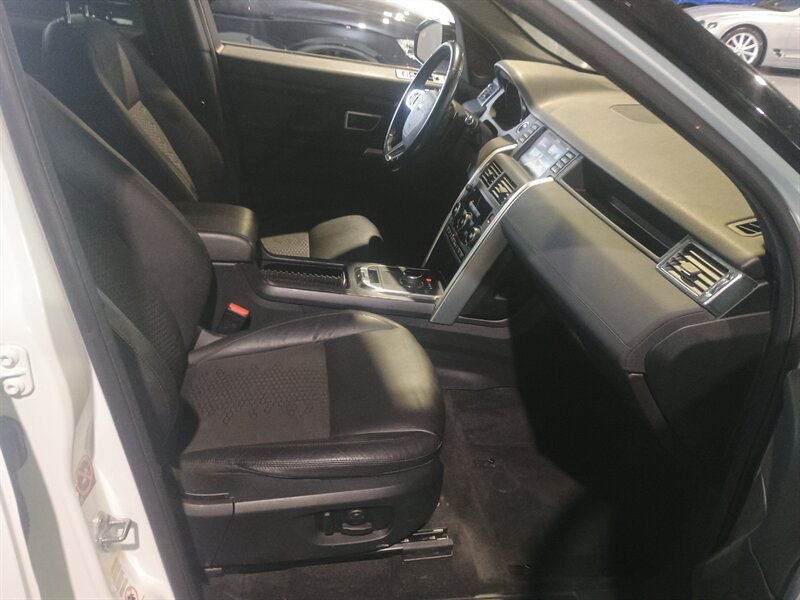 Used 2019 Land Rover Discovery Sport SE AWD/4WD image 28
