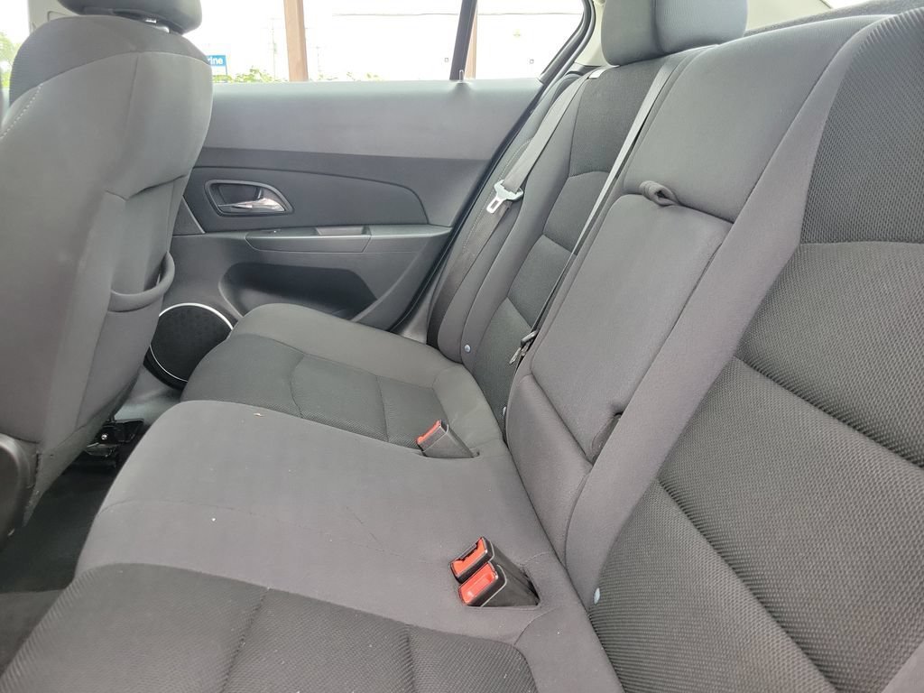 Used 2016 Chevrolet Cruze LT w/ Sun And Sound Package FWD image 9
