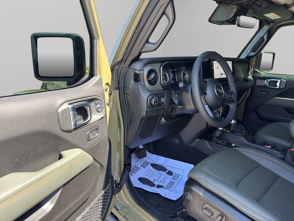 Used 2025 Jeep Gladiator Mojave AWD/4WD image 6
