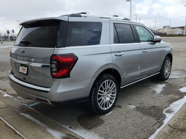 Used 2024 Ford Expedition Limited image 5