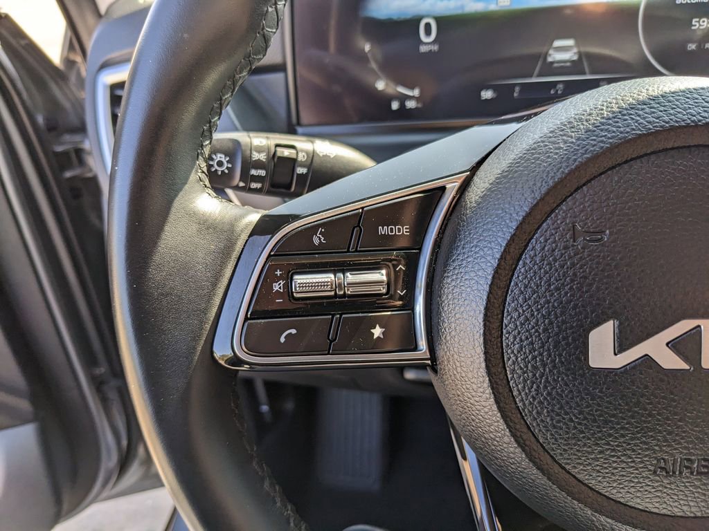 Certified 2025 Kia Seltos EX w/ EX Sunroof Package image 29