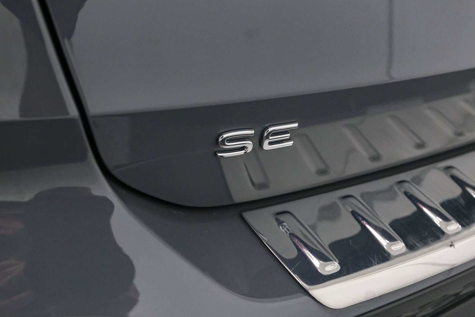 Certified 2024 Volkswagen Taos SE AWD/4WD image 13