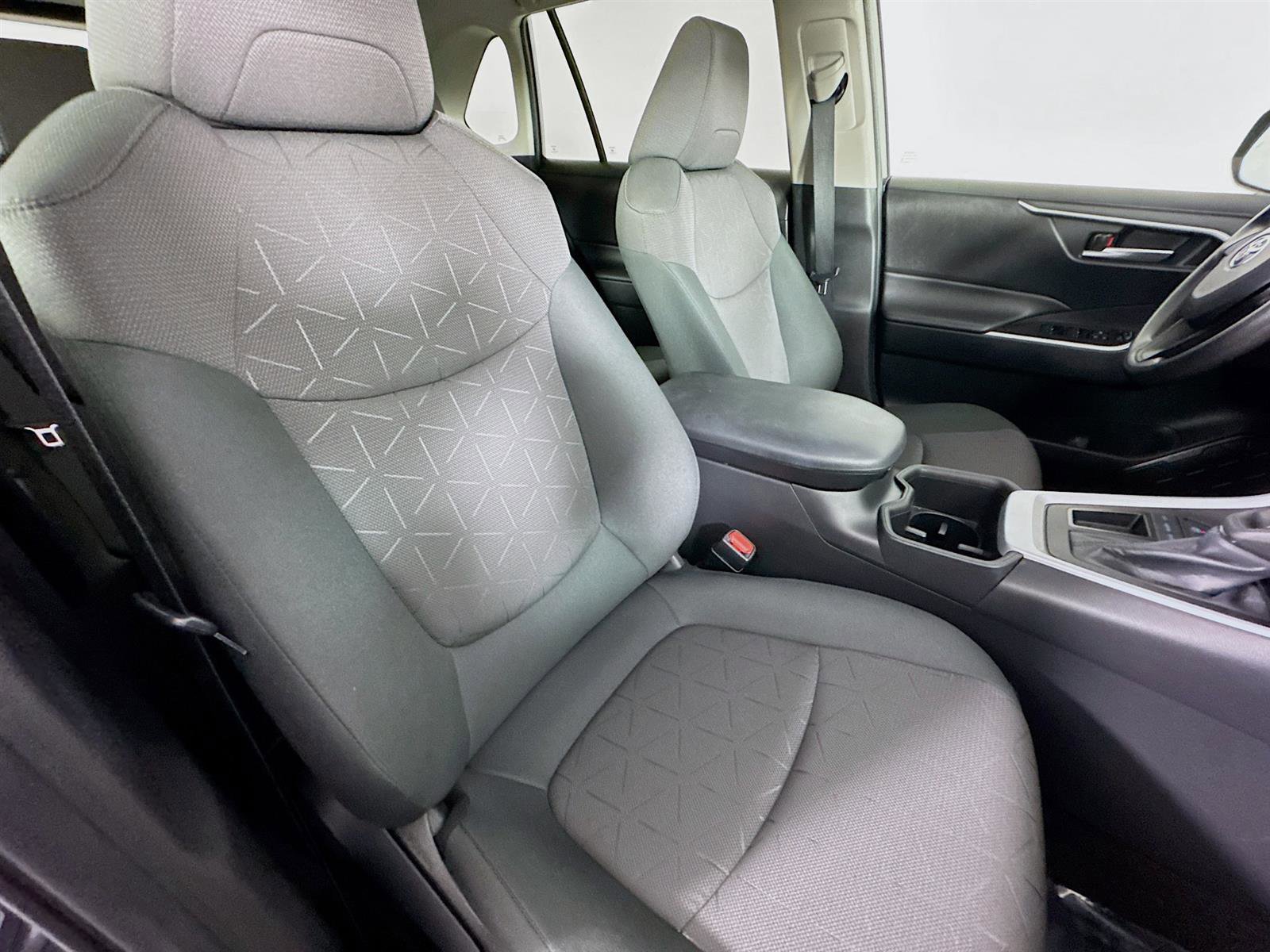 Used 2024 Toyota RAV4 XLE image 28