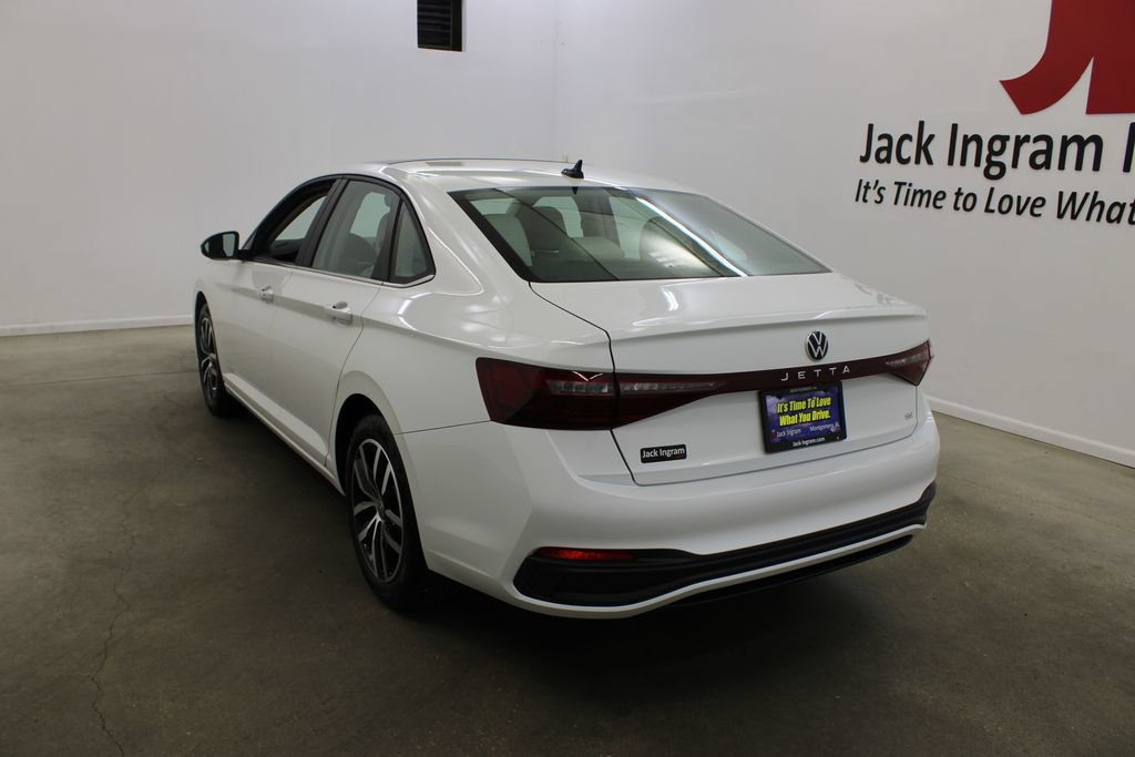 New 2026 Volkswagen Jetta SE FWD image 3