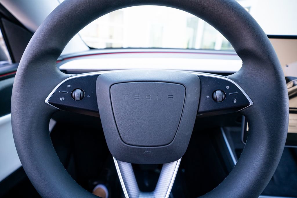 Used 2026 Tesla Model Y Long Range AWD/4WD image 32