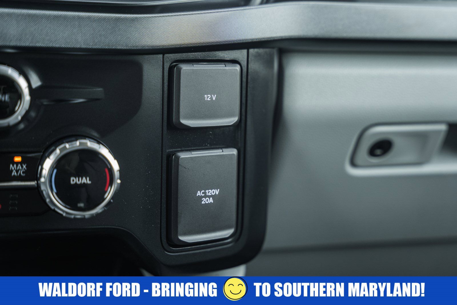 Used 2023 Ford F450 Limited w/ FX4 Off-Road Package image 31