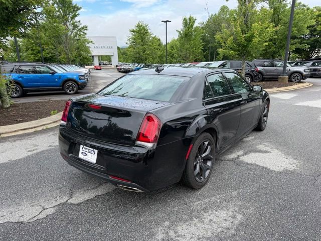 Used 2021 Chrysler 300 Touring w/ Sport Appearance Package RWD image 5
