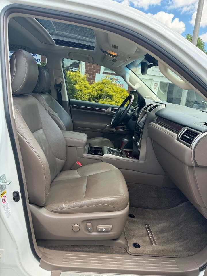 Used 2014 Lexus GX 460 image 10