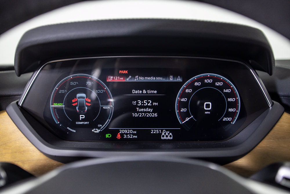Used 2023 Audi e-tron GT Premium Plus AWD/4WD image 28